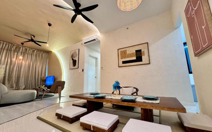 Paradigm Residence JB L26(10pax) by Ucome Homestay
