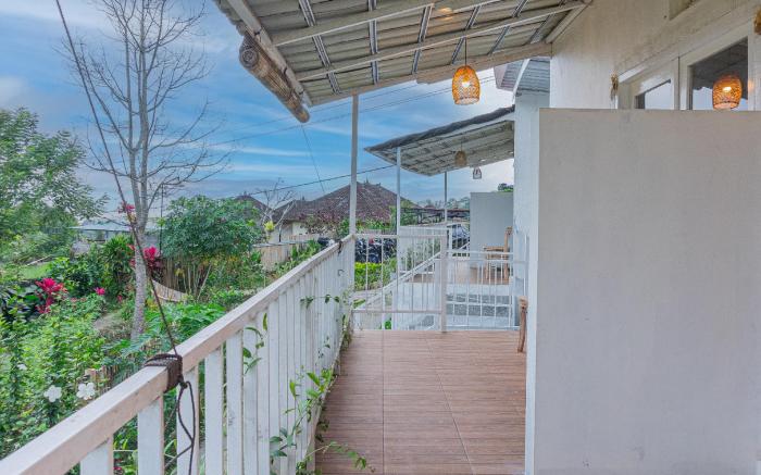 Santya Loka Lodge 