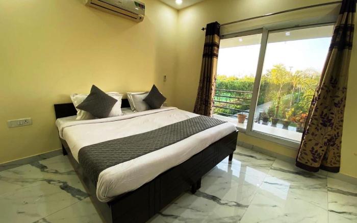GoBravo 72-3Bhk Farm w/tPool &Garden Sec150 Noida