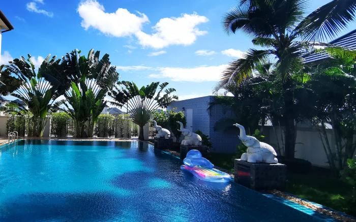Big Swimming Pool Garden Villa 