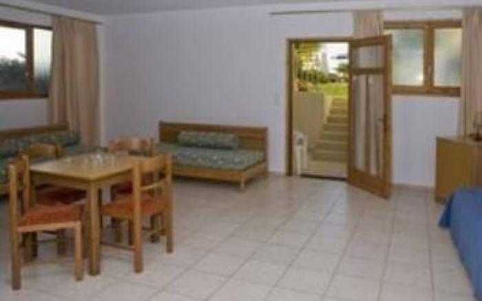 Ilian Beach & Apartments