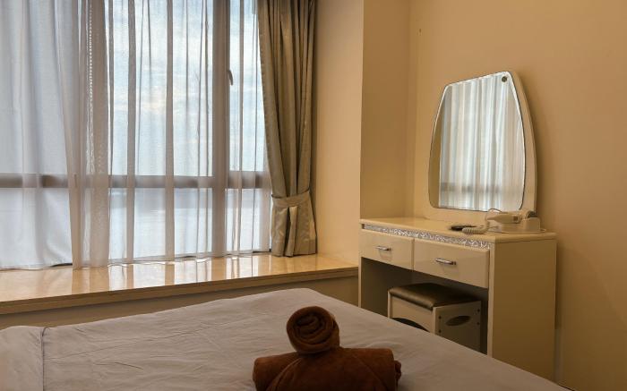 Partial Seaview 2 BR Apartment R&F Princess Cove