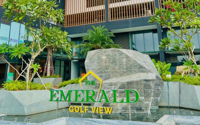 The Emerald Golf View Luxury Apartment