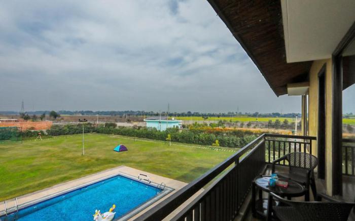 Alaya Stays 3 BHK Farmhouse wit Pvt Pool & Garden - Anantara