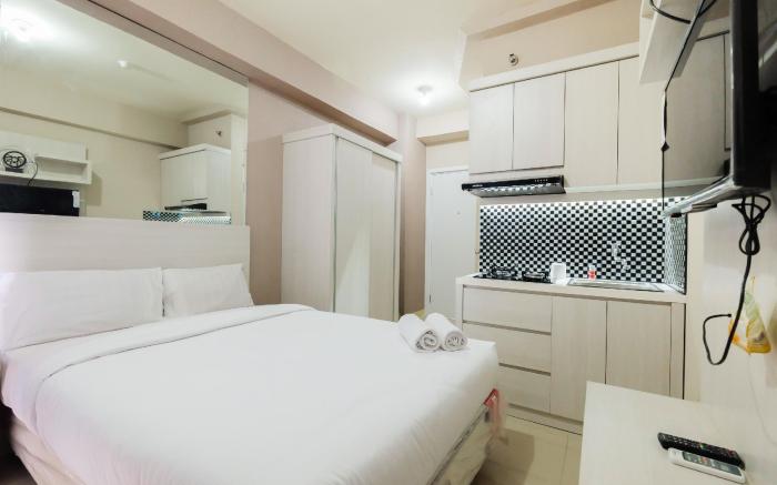 Comfy Studio Green Pramuka City By Travelio