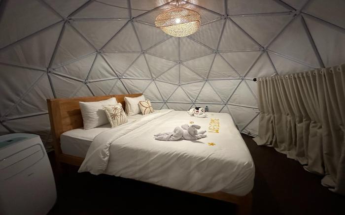 Glamping @ Pebbles & Fins