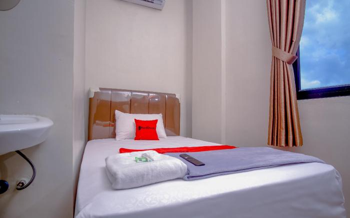 RedDoorz Syariah @ Syafla Guest House