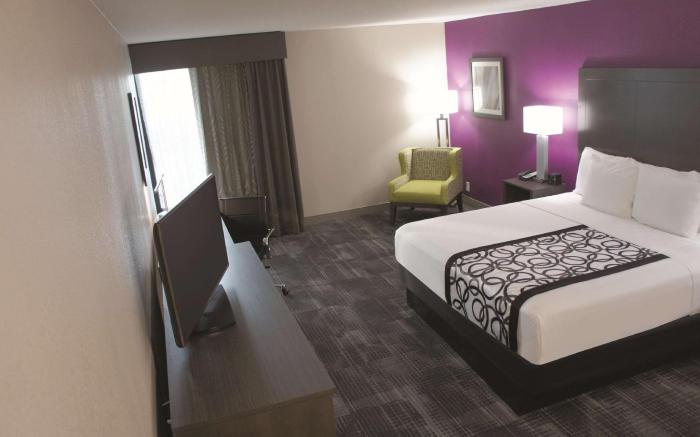 La Quinta Inn & Suites by Wyndham Columbus MS