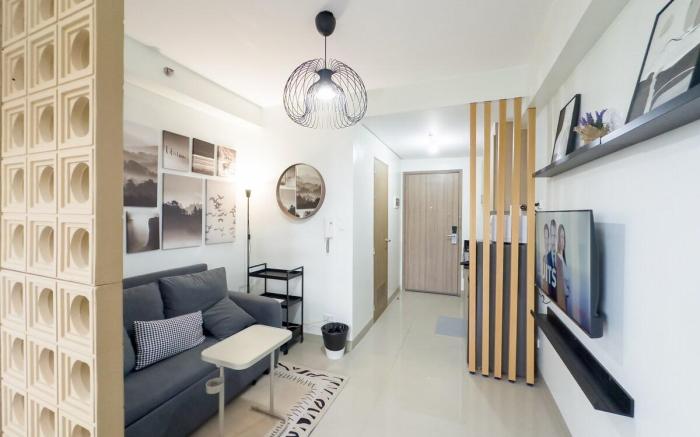 Stylish Shore 2 Residences 1BR: Walk to MOA 9X0