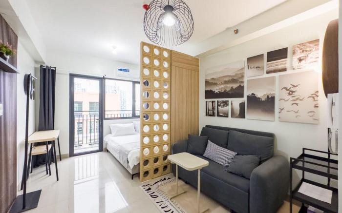 Stylish Shore 2 Residences 1BR: Walk to MOA 9X0
