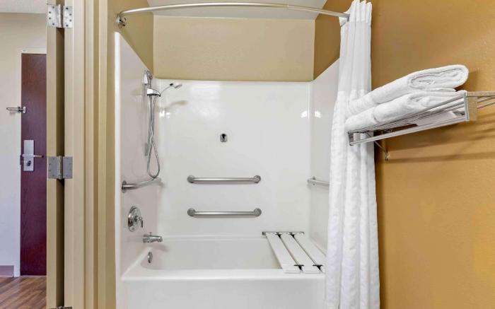 Extended Stay America Suites - Cincinnati - Blue Ash - Reed Hartman