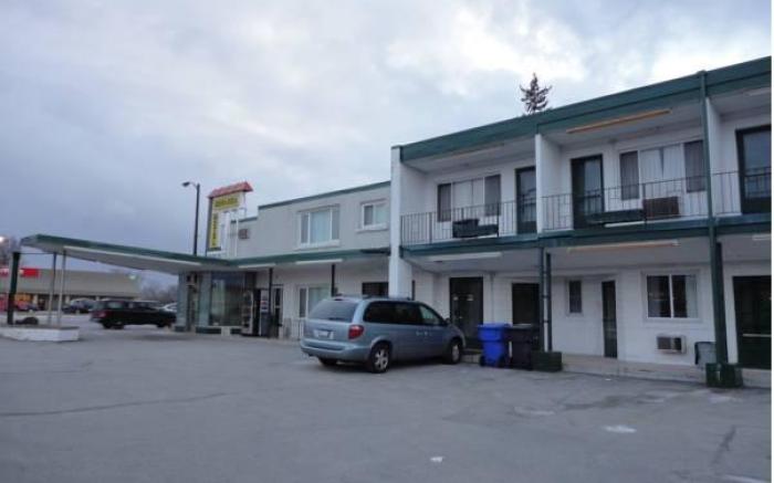 6267 Persepolis Inn