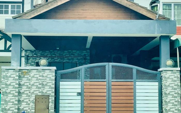 d’Puncak Homestay Bandar Puncak Alam