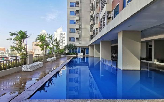 Cozy Unit in Ermita near US Embassy and St. Lukes