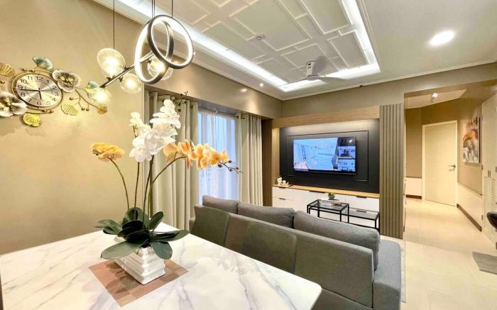 Luxurious 3BR Unit | Karaoke | WI-FI | Netflix