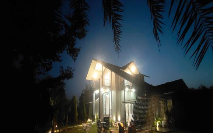 Shaw's Stylish Getaway for Staycations and Events