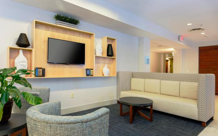 Holiday Inn Express Irondequoit By IHG