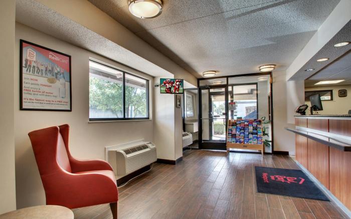 Red Roof Inn St Louis - Westport/ Maryland Heights