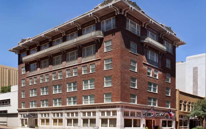 The Ashton Hotel