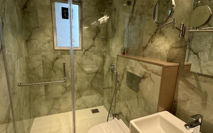 HOTEL MUMBAI HOUSE VALNAI MALAD