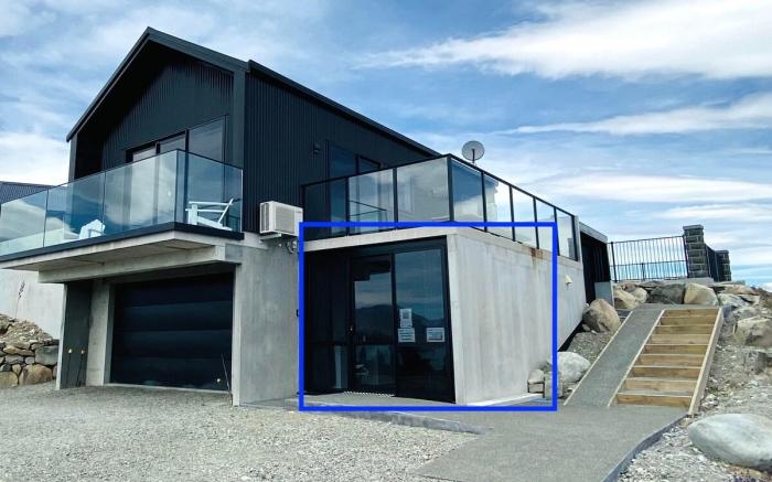 GALAXY LAKE VIEW STUDIO