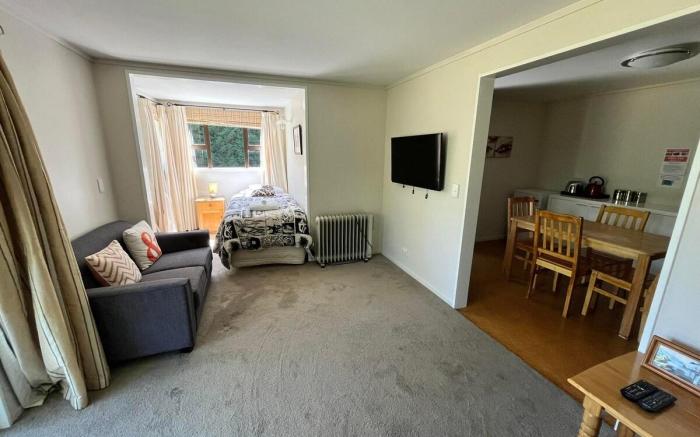 Garden Tower Beside the Lake - Ground Floor Studio