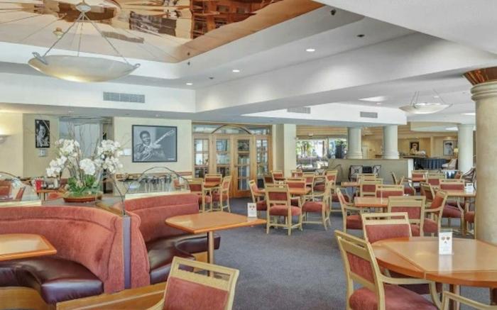 Indian Wells Resort Hotel