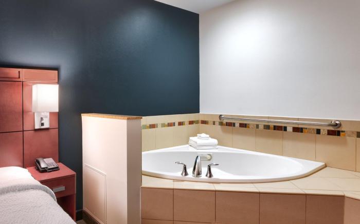 Courtyard by Marriott Lincoln Downtown/Haymarket