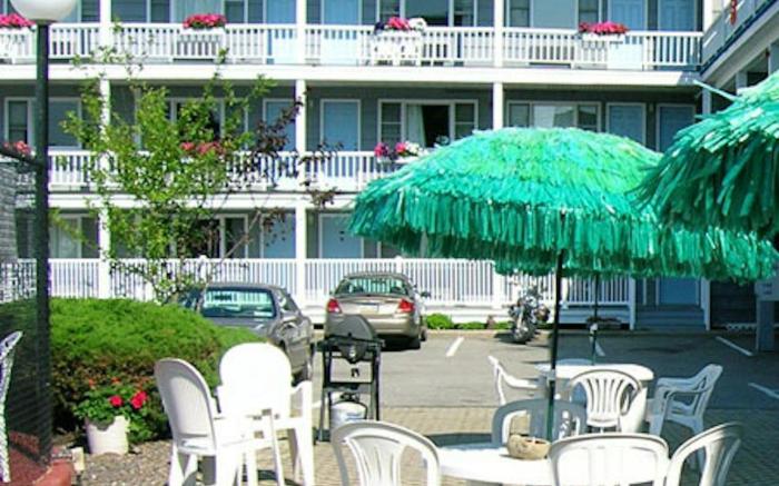 Grand Beach Inn