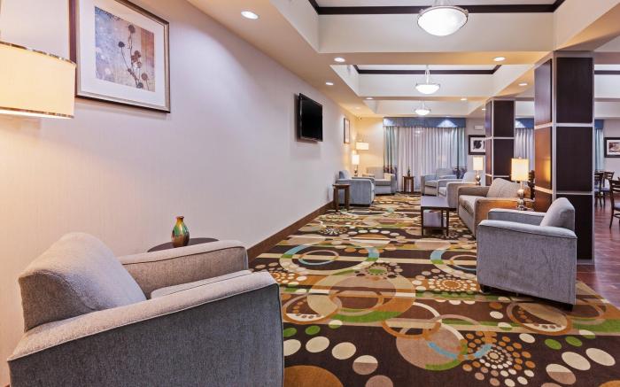 Holiday Inn Express & Suites Cleveland By IHG