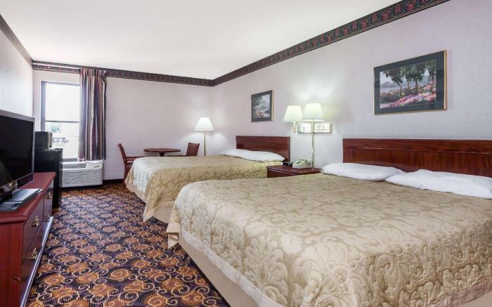 Super 8 By Wyndham Evansville North