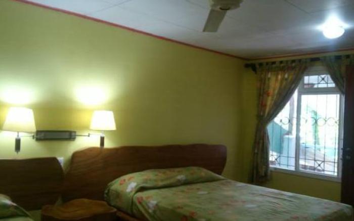 Oceanfront Hotel Verde Mar direct access to the beach