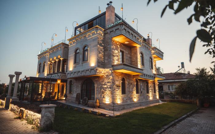 Leda Stone House