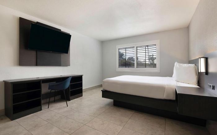 Motel 6 Artesia, CA