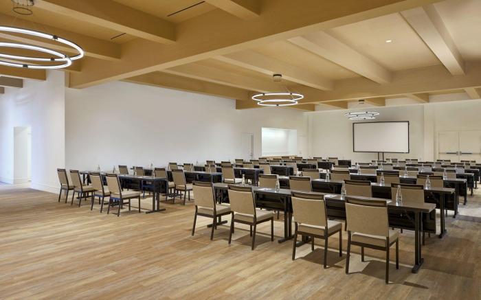 VEA Newport Beach, A Marriott Resort & Spa