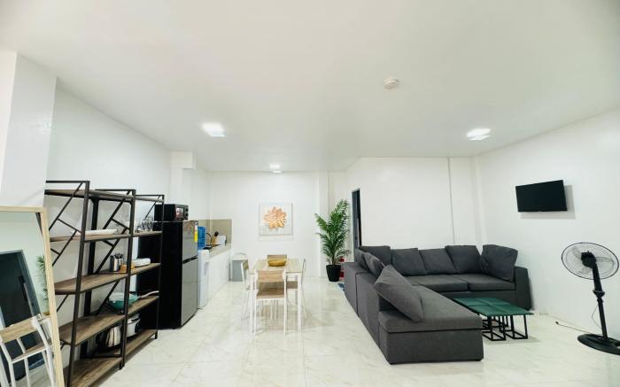 Stylish Furnished Studio Unit 