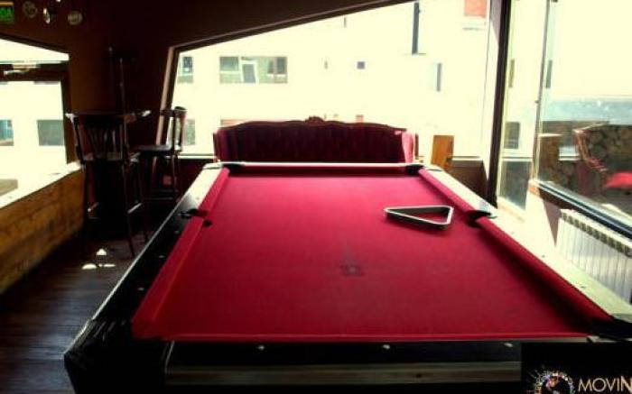 Moving Hostel Travel Bar