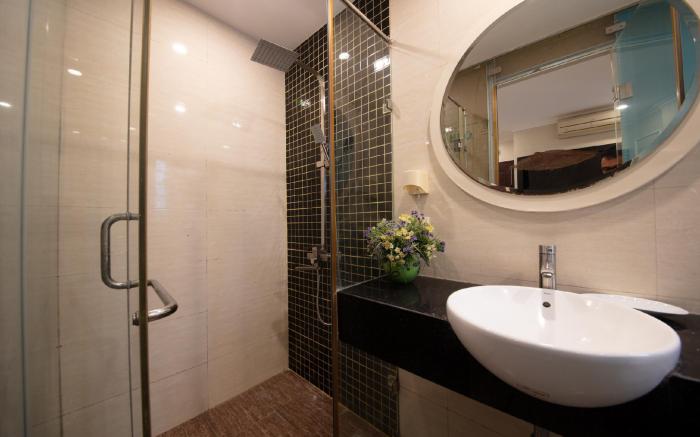 Omina Hanoi Hotel and Travel