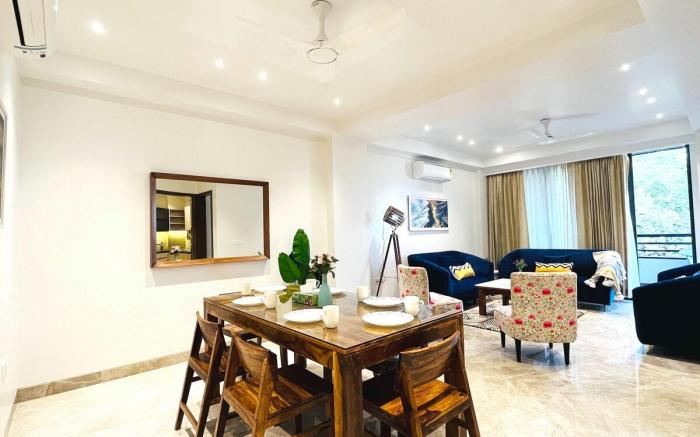 BluO 3BHK CityWalk Mall, MAX Saket -Lift, Balcony.
