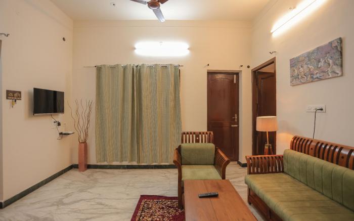 Comfy 2BHK Near Rock Beach