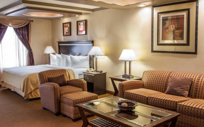 Quality Inn Aurora - Naperville Area