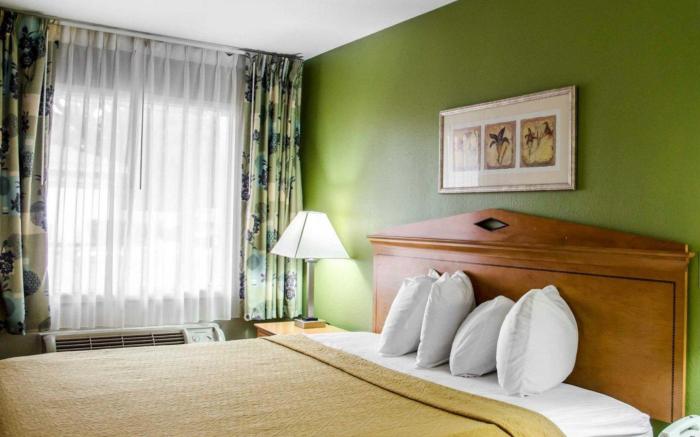 Baymont by Wyndham Pensacola NAS Corry Area