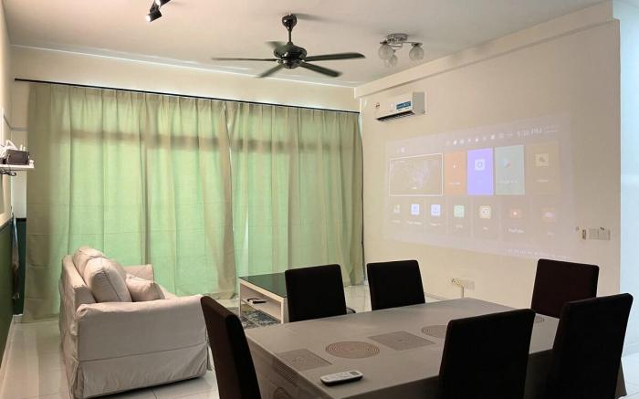 SkyLoft Projector Home | 3bed2Bath Bukit Indah