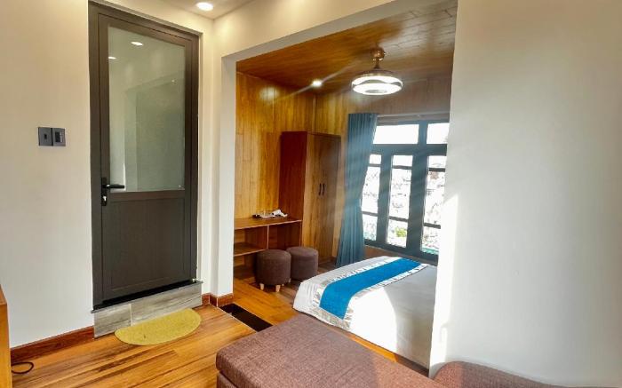 Cherry Hotel 2