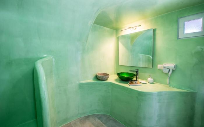 Luxury Cave Suite | Jetted Tub | Sea & Sunset View