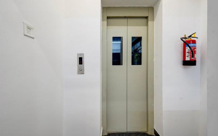 Super Hotel O Valasaravakkam Near Chandra Metro Mall