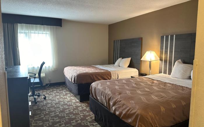 Norwood Inn & Suites Milwaukee