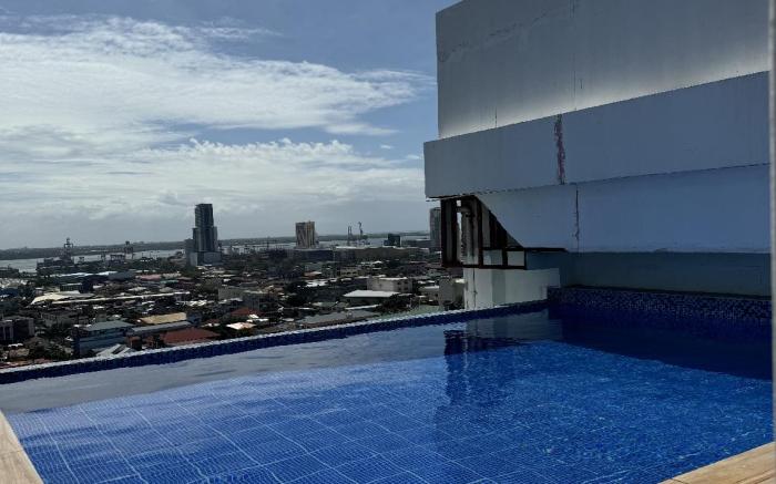 Comfy Condo Near Ayala & IT Park