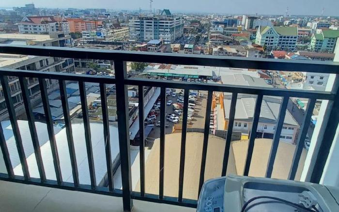 Modern Condo w/ Pool & Gym - 10th Floor