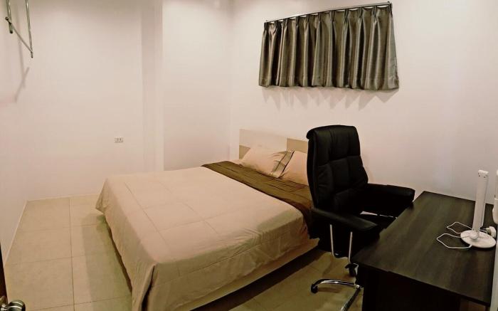 Modern 2-Bed Condo on 24th Floor